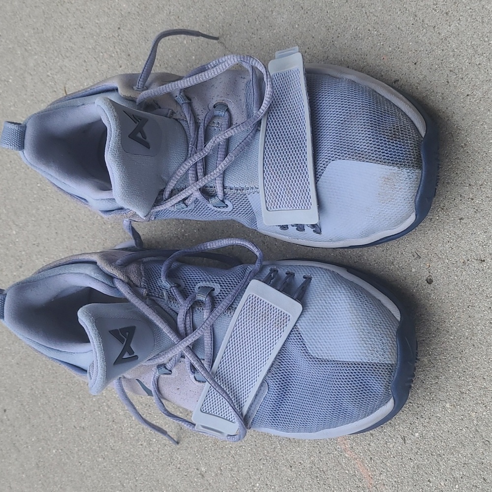 Boy's Nike Paul George sneakers